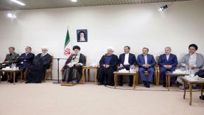 رهبر معظم انقلاب اسلامی در دیدار رئیس‌جمهور و اعضای هیئت دولت